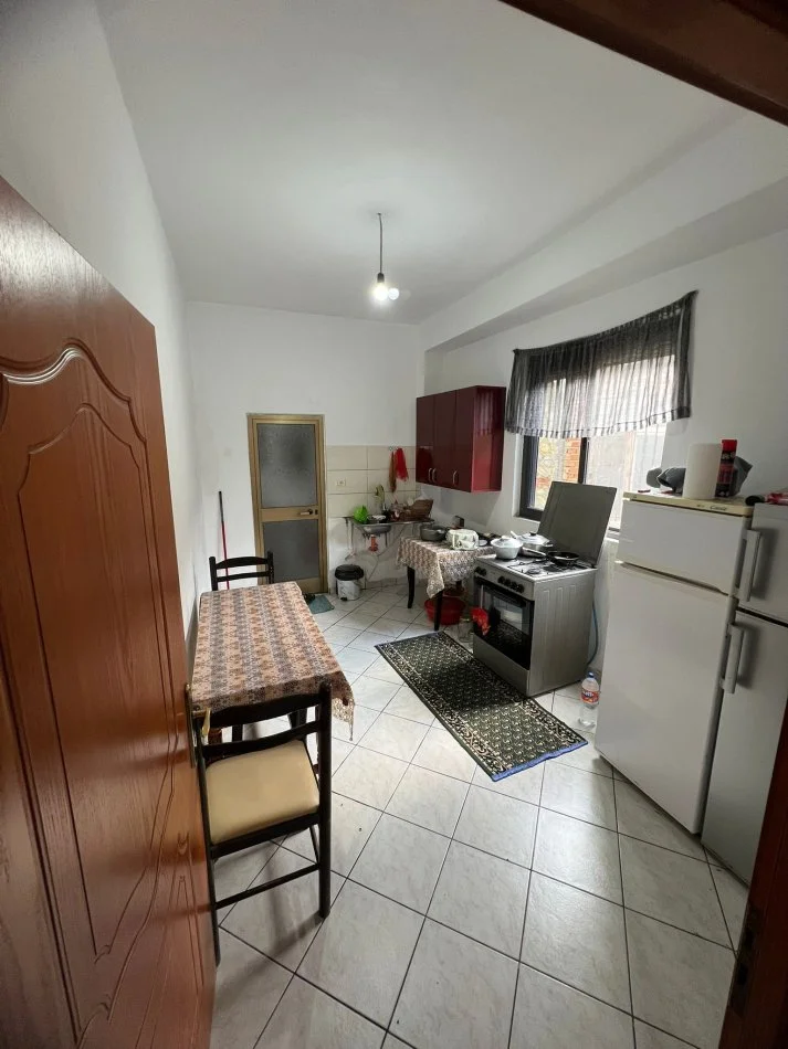 Tirane, jepet me qera 2+1+Aneks+Ballkon Kati 1, 110 m² 350 € (Ali Demi)