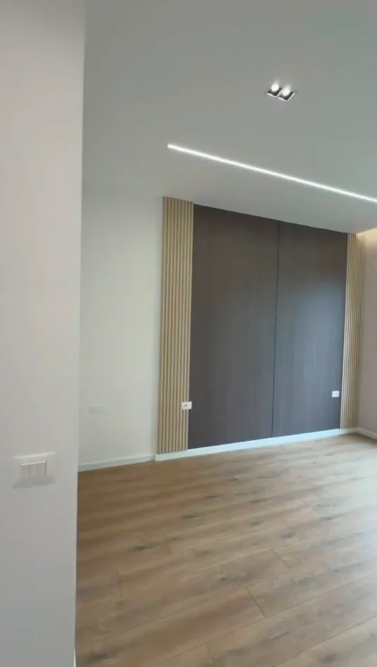 Tirane, shitet apartament 1+1 , 52 m² 97.000 € (perball qendra kristal, mbi unaze)