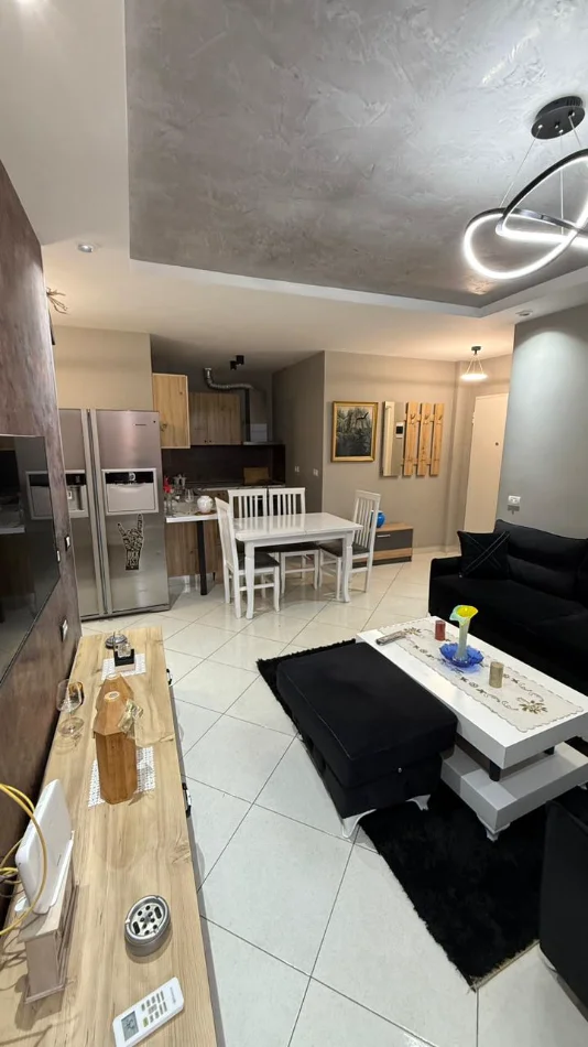 Tirane, jepet me qera apartament 3+1 Kati 3, 92 m² 550 € (Kopshti Botanik)