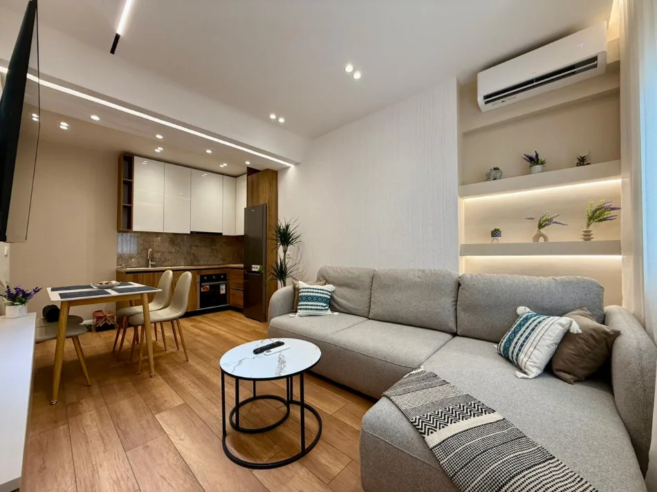 Tirane, shitet apartament 1+1 Kati 3, 50 m² 163.000 € (Hoxha Tahsim, prane Pazarit te Ri)