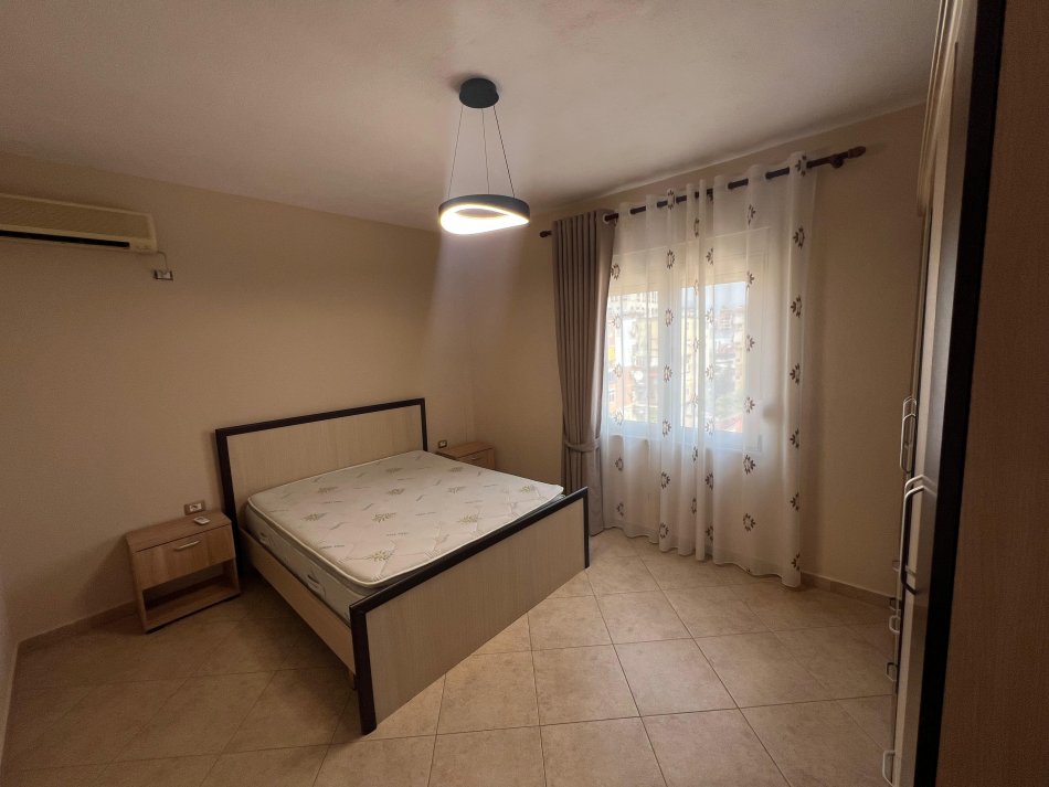 Shqiperi, jepet me qera apartament 2+1 Kati 6, 90 m² 600 € (Vasil Shanto)