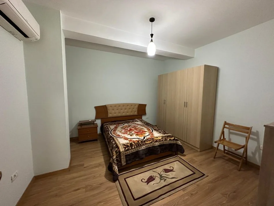 Tirane, jepet me qera apartament 2+1 Kati 5, 100 m² 800 € (Toptani Center)