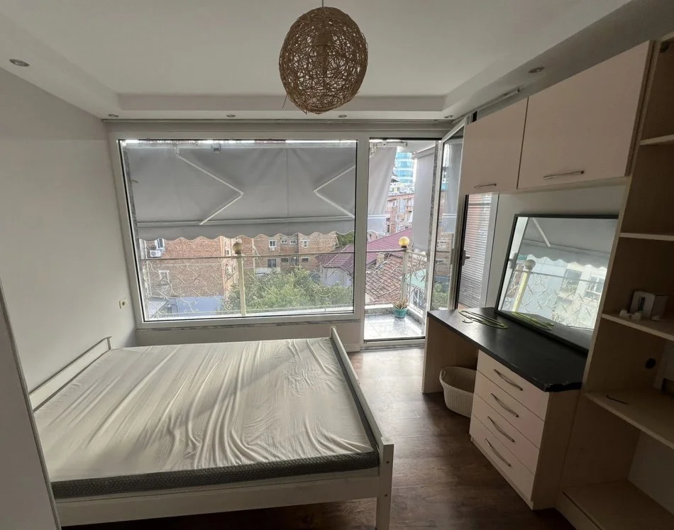 Tirane, jepet me qera apartament duplex 3+1+Aneks+Ballkon Kati 5, 110 m² 700 € (Frederik shiroka)