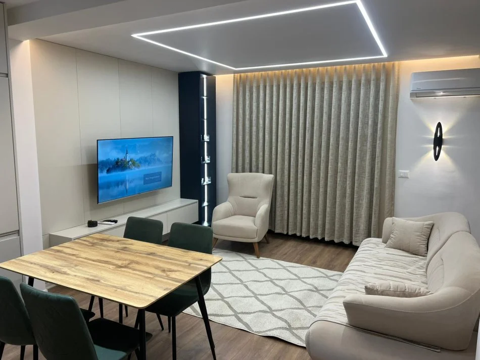 Tirane, jepet me qera apartament 2+1+Ballkon Kati 4, 90 m² 800 € (Bulevardi Zogu I)