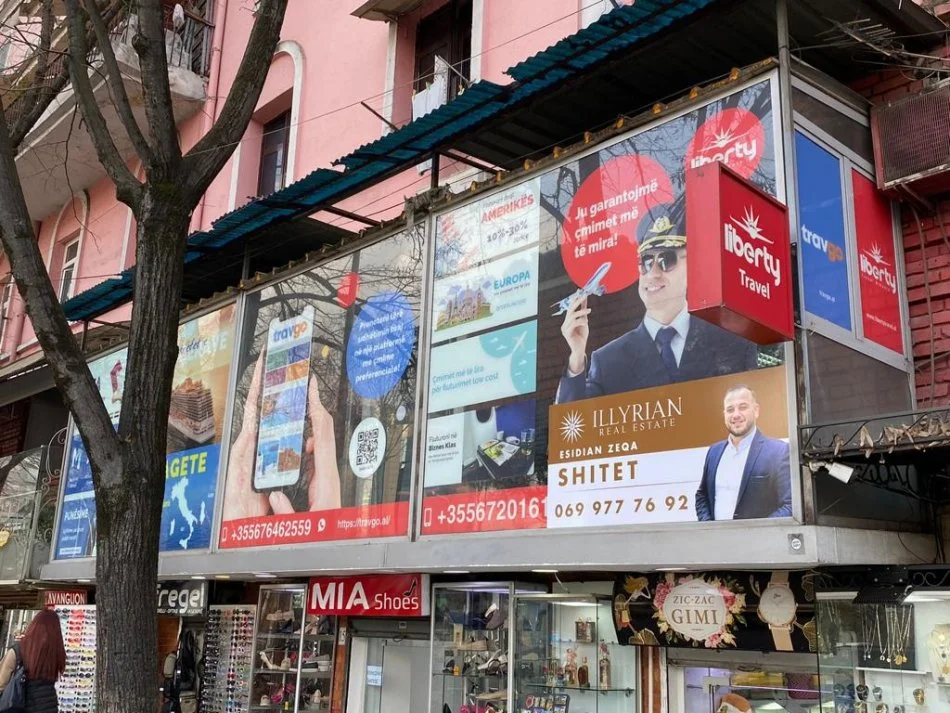 Tirane, jepet me qera ambjent biznesi Kati 1, 96 m² 2.500 € (Shallvaret)