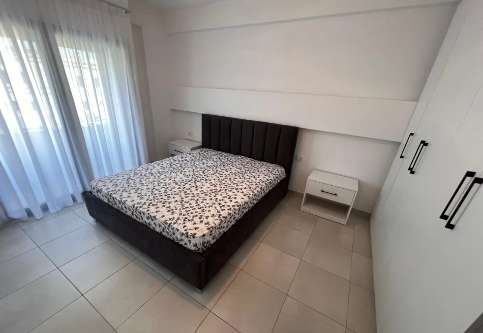 Tirane, jepet me qera apartament 2+1 Kati 3, 80 m² 650 € (rezidenca kodra e diellit)