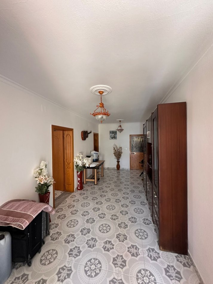 Tirane, jepet me qera apartament 1+1 Kati 1, 100 m² 350 € (Babrru)