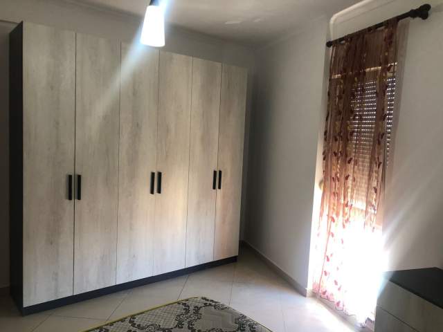 Tirane, jepet me qera apartament 1+1+BLK Kati 3, 70 m² 300  (xhanfize keko)