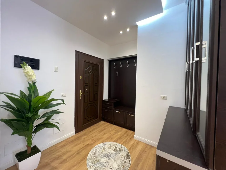 Tirane, shitet apartament 2+1+Ballkon Kati 3, 90 m² 158.000 € (Rruga Besim Alla)