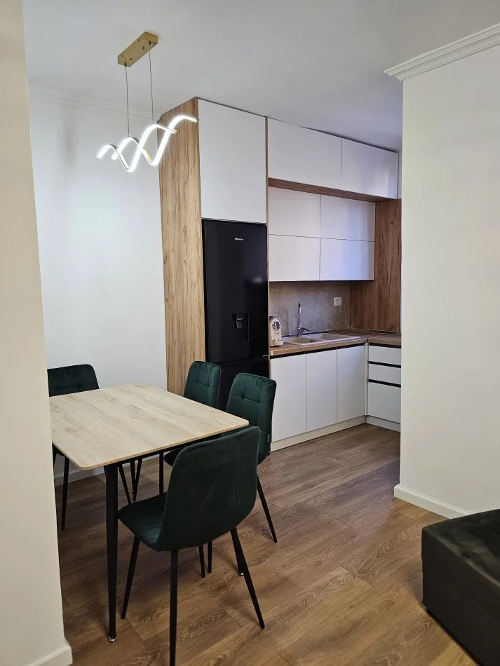 Tirane, jepet me qera apartament 1+1 Kati 1, 60 m² 600 € (rruga e Kavajes)