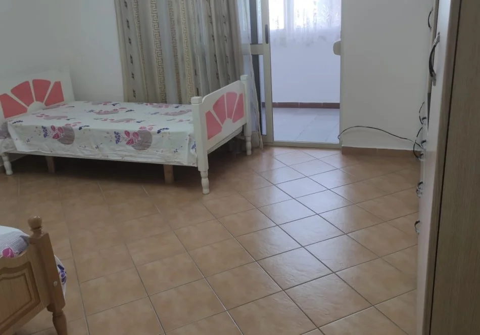 Tirane, jepet me qera apartament 3+1 Kati 2, 131 m² 600 € (Rruga Sulejman Delvina)