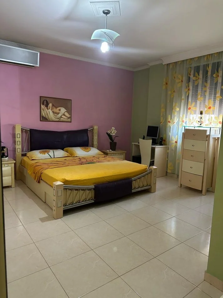 Vlore, jepet me qera apartament 2+1+Ballkon Kati 3, 117 m² 500 € (Perball me kopshtin Binjaket, Kali i Trojes, Vlore) rv46736