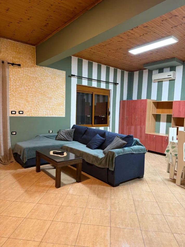 Tirane, jepet me qera apartament 1+1 Kati 3, 60 m² 380 € (Kashar)