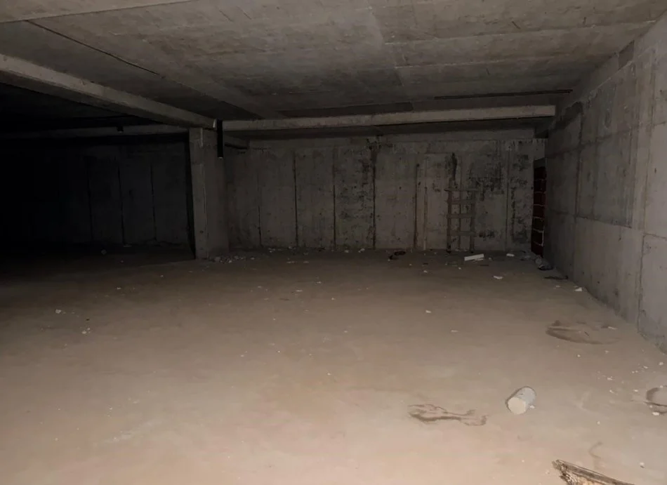 Tirane, shitet garazh | post parkimi Kati -1, 117 m² 43.000 € 