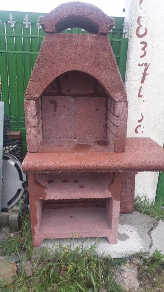 Tirane, shes Tulla shamat, Tulla xhami etj.. 10 €