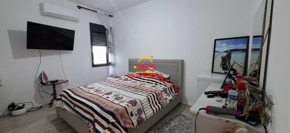Vlore, jepet me qera shtepi 1+1+Ballkon Kati 2, 85 m² 350 € (Rruga Sali Bedini)