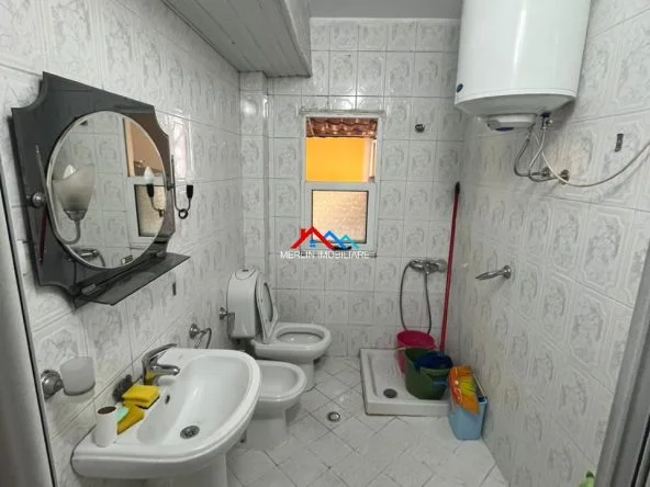 Tirane, jepet me qera apartament 1+1+Ballkon Kati 3, 50 m² 466 € (RRUGA KONGRESI I MANASTRIT,QSUT)