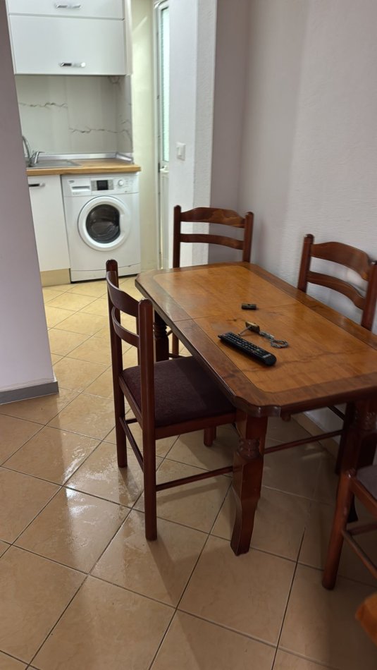 Tirane, jepet me qera apartament Kati 2, 350 € (Don Bosko pas Fiordi di Bosko)