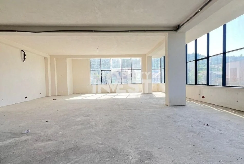 Tirane, shitet ambjent biznesi Kati 3, 1.291 m² 900.000 € (Rruga e Rinasit)