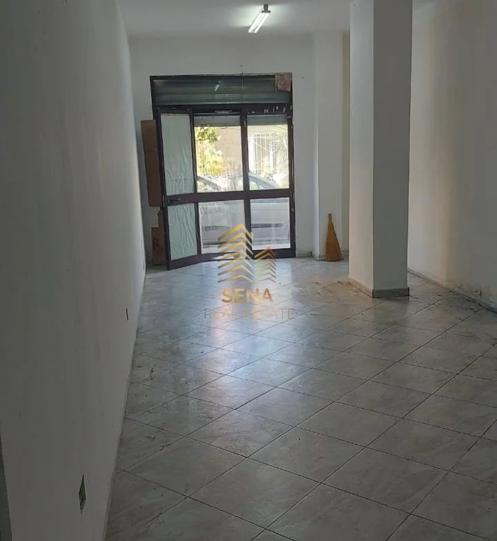 Tirane, jepet me qera ambjent biznesi Kati 0, 70 m² 400 € (Rruga e Barrikadave,)