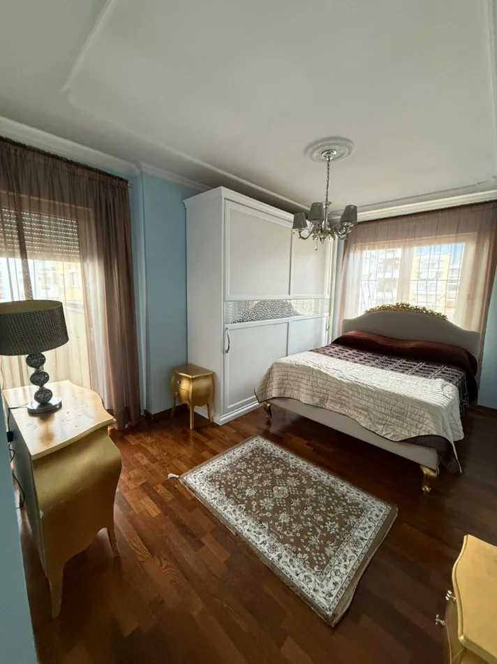 Tirane, jepet me qera apartament 2+1 Kati 3, 110 m² 800 € (Përballë Toptanit)