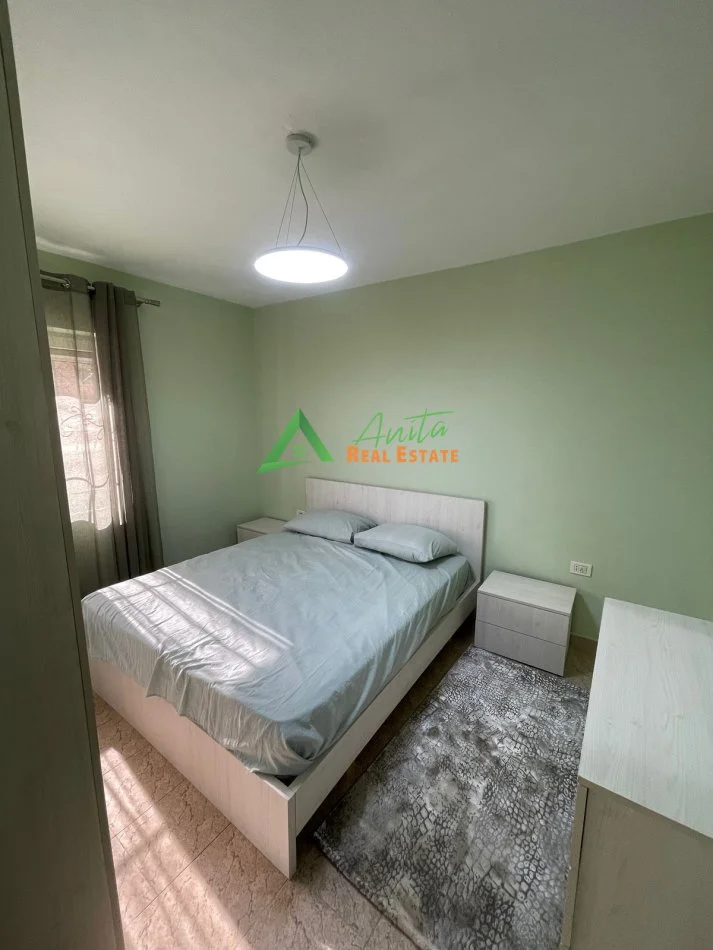 Tirane, jepet me qera apartament 1+1+Ballkon Kati 1, 50 m² 500 € (Myslym SHyri/tregu Cam)