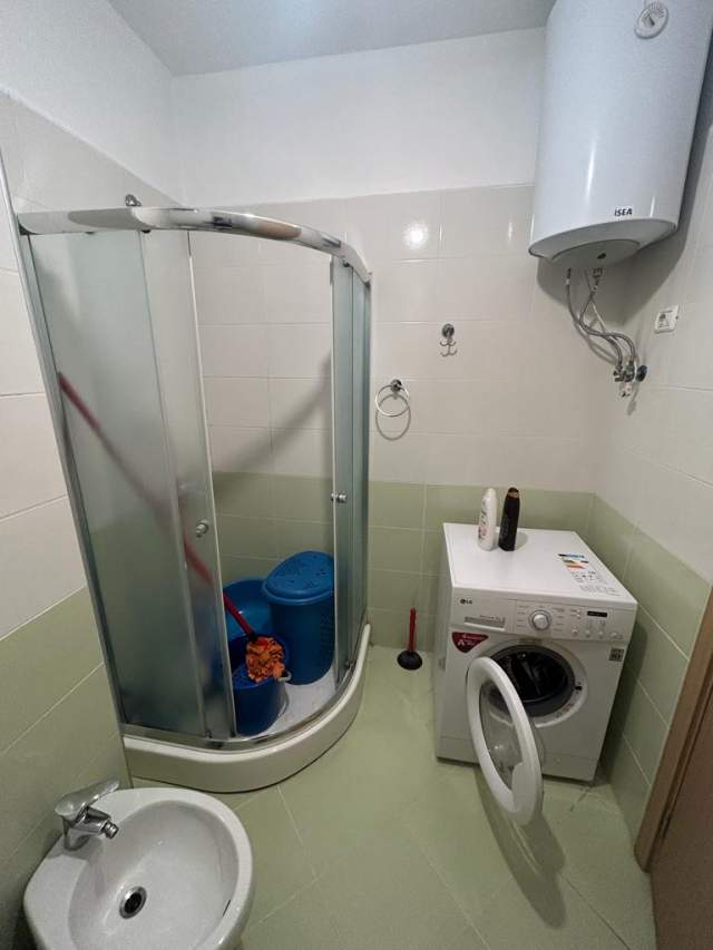 Tirane, jepet me qera apartament 2+1+BLK Kati 10, 116 m² 600 Euro (rruga Panorama)