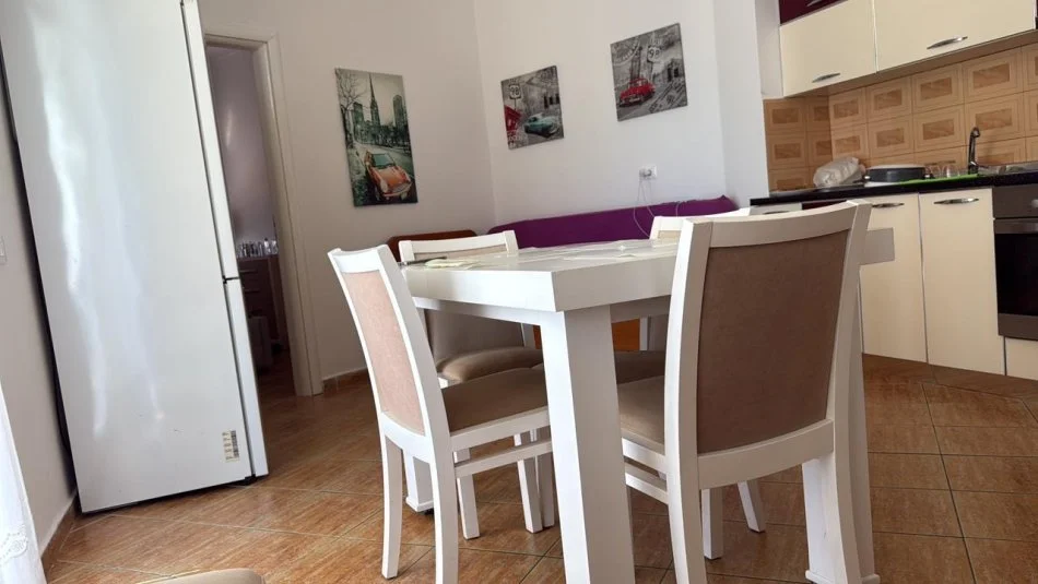 Durres, jepet me qera apartament 1+1 Kati 6, 75 m² 500 € (Durres)