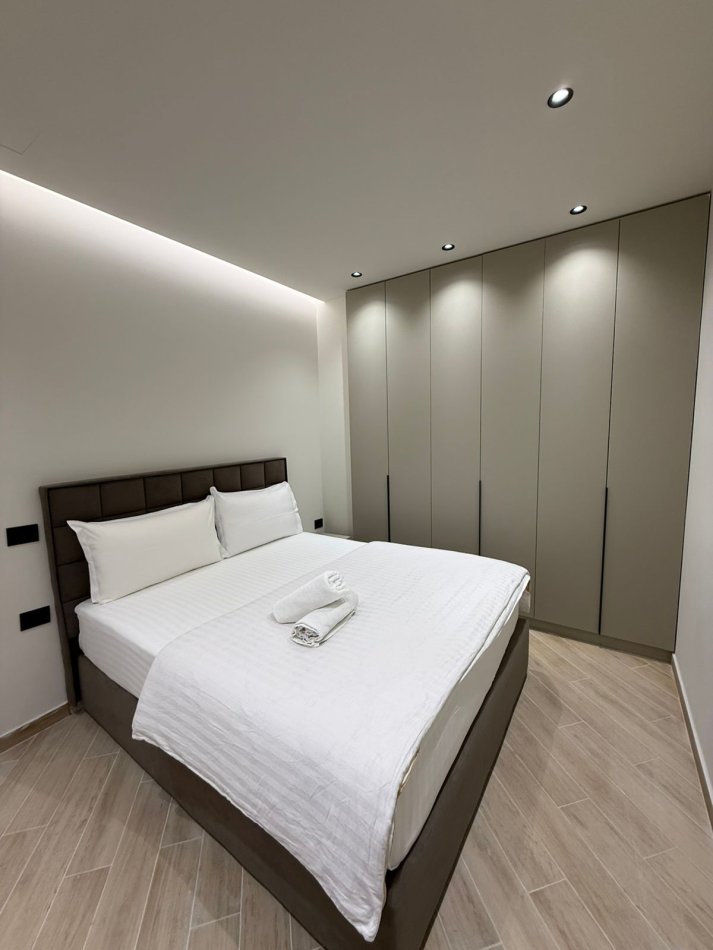 Tirane, jepet me qera apartament 1+1+Ballkon Kati 4, 60 m² 550 € (Rruga 5 Maji)