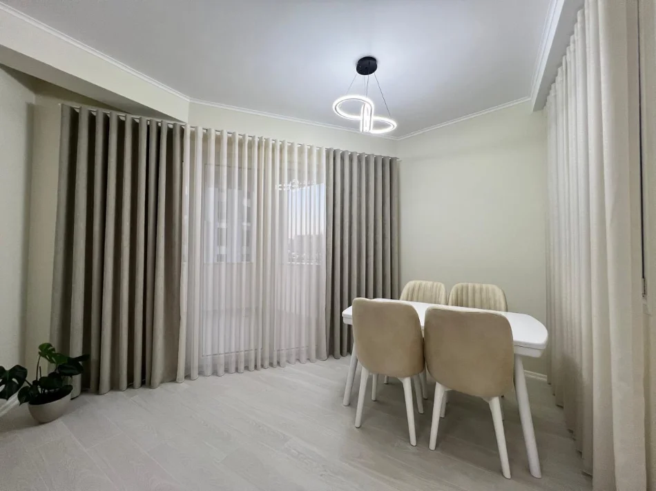 Tirane, jepet me qera apartament 2+1+Ballkon , 120 m² 750 € (Astir, perball Ales Construction)