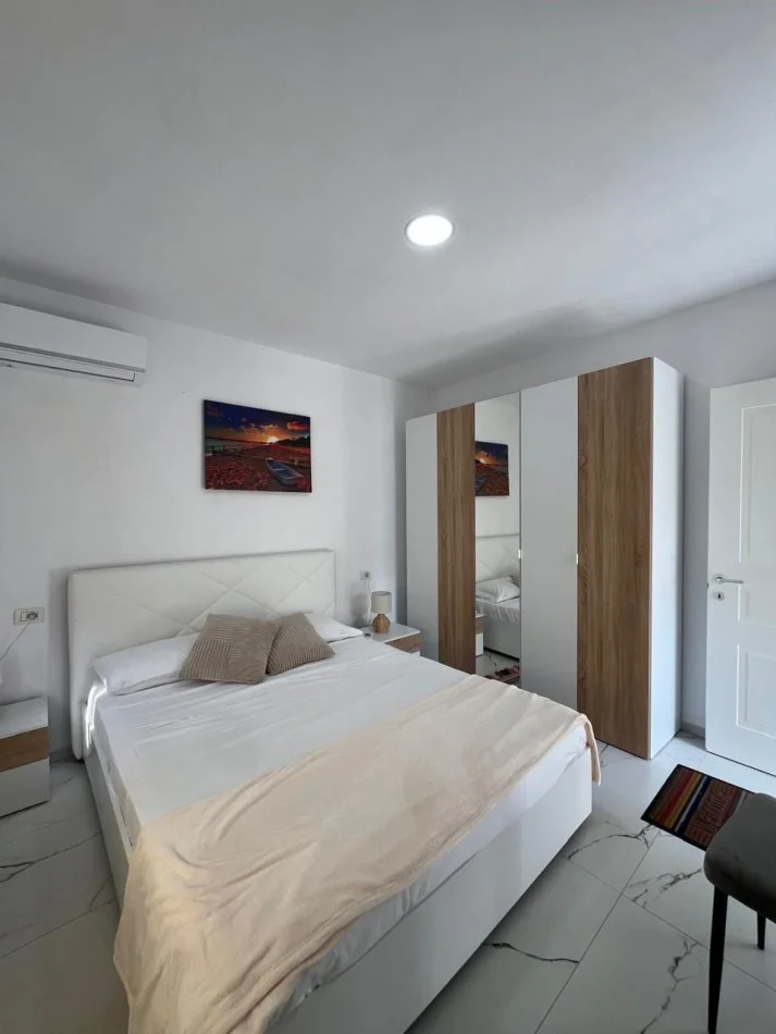 Durres, jepet me qera apartament 1+1 Kati 0, 350 € 