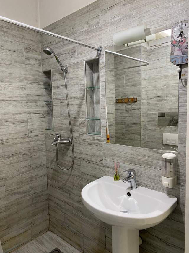 Tirane, jepet me qera apartament 1+1+BLK Kati 1, 57 m² 60.000 Leke (kompleksi Kika 2)