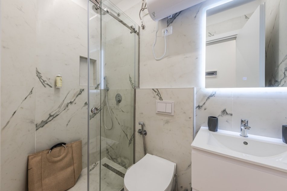 Tirane, jepet me qera apartament 1+1 Kati 4, 60 m² 700 € (Myslym Shyri)