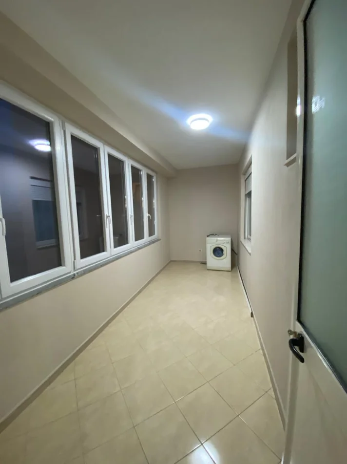 Durres, jepet me qera apartament 1+1+Ballkon Kati 8, 400 € 