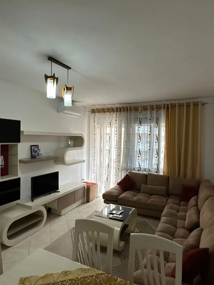 Tirane, jepet me qera apartament 2+1+Ballkon, Kati 2, 90 m² 450 € (Loni Ligori Astir)