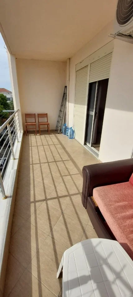 Durres, jepet me qera apartament 2+1 Kati 5, 350 € (Iliria)