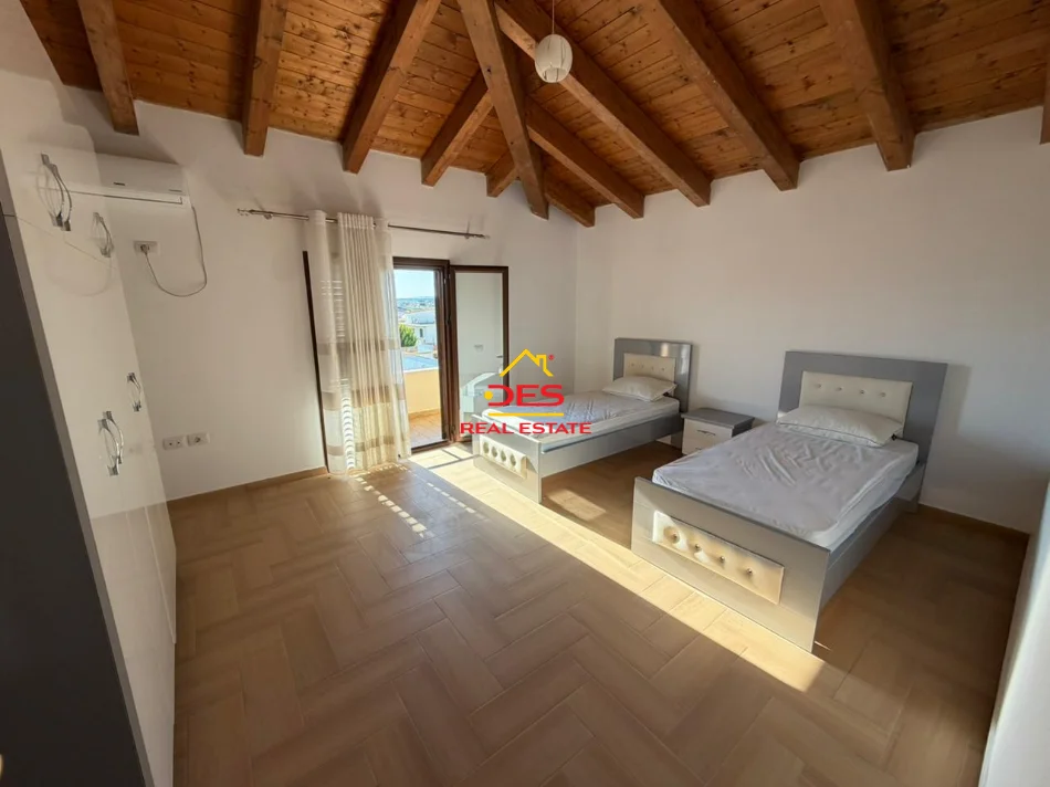 Vlore, jepet me qera Vile 3+1+Ballkon Kati 4, 110 m² 500 € (Rruga Sokrat Leka)