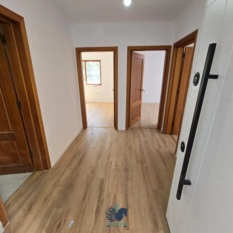 Shitet Apartament 2+1 Ne Ali Dem [ID PE33]
