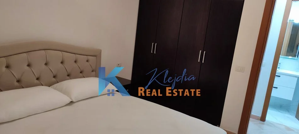 Tirane, jap me qera apartament 1+1+Ballkon Kati 7, 68 m² 470 € (Te xhamia e Tabakeve)