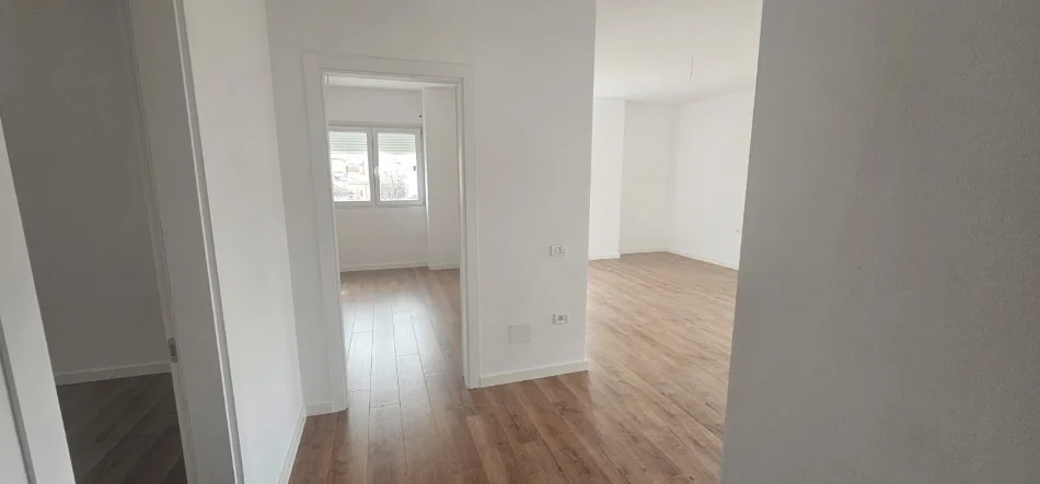 Tirane, shitet apartament 3+1 , 135 m² 320.000 € 