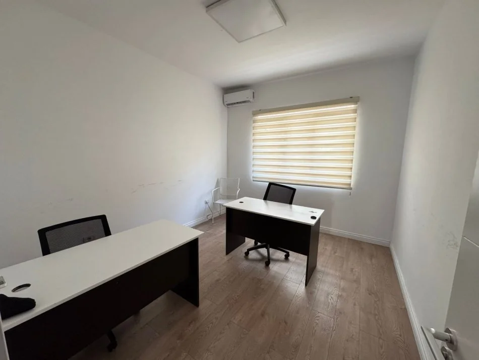 Tirane, jepet me qera apartament 3+1+Aneks+Ballkon Kati 3, 120 m² 800 € (Bllok)