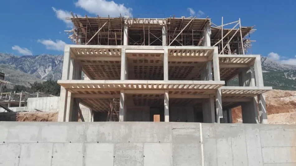 Dhermi - Palase, shitet apartament 2+1 Kati 1, 117 m² 433.000 € (Palase)