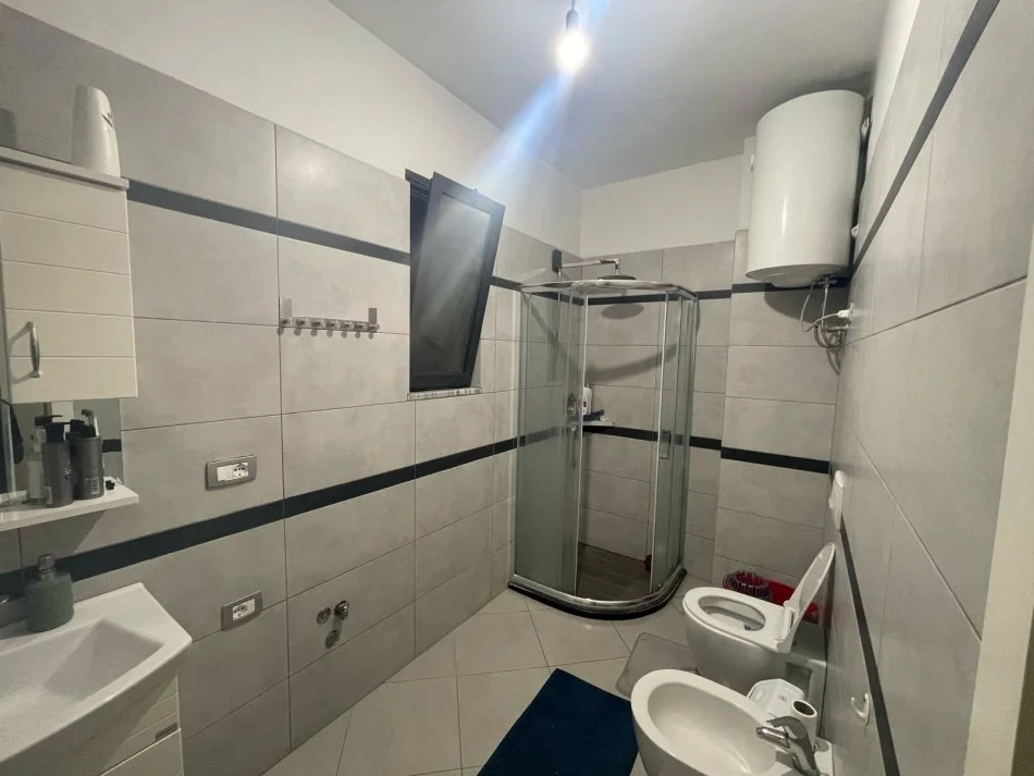 Tirane, shitet apartament 2+1+Ballkon Kati 4, 108 m² 152.000 € 