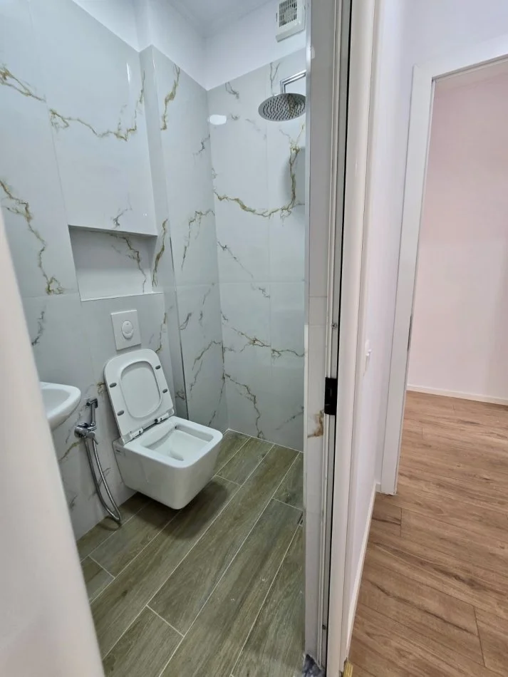 Tirane, shitet apartament 2+1+Aneks+Ballkon Kati 7, 96 m² 210.000 € (Kavajes afer Globe)