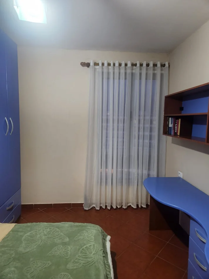 Tirane, jepet me qera apartament 1+1 Kati 9, 56 m² 500 € (Afer Delijorgjit / Rruga Irfan Tomini)