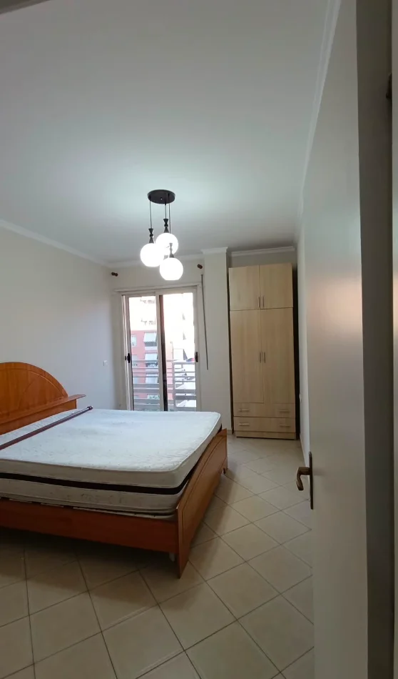 Tirane, jepet me qera apartament 1+1 , 74 m² 500 € (Delijorgji)