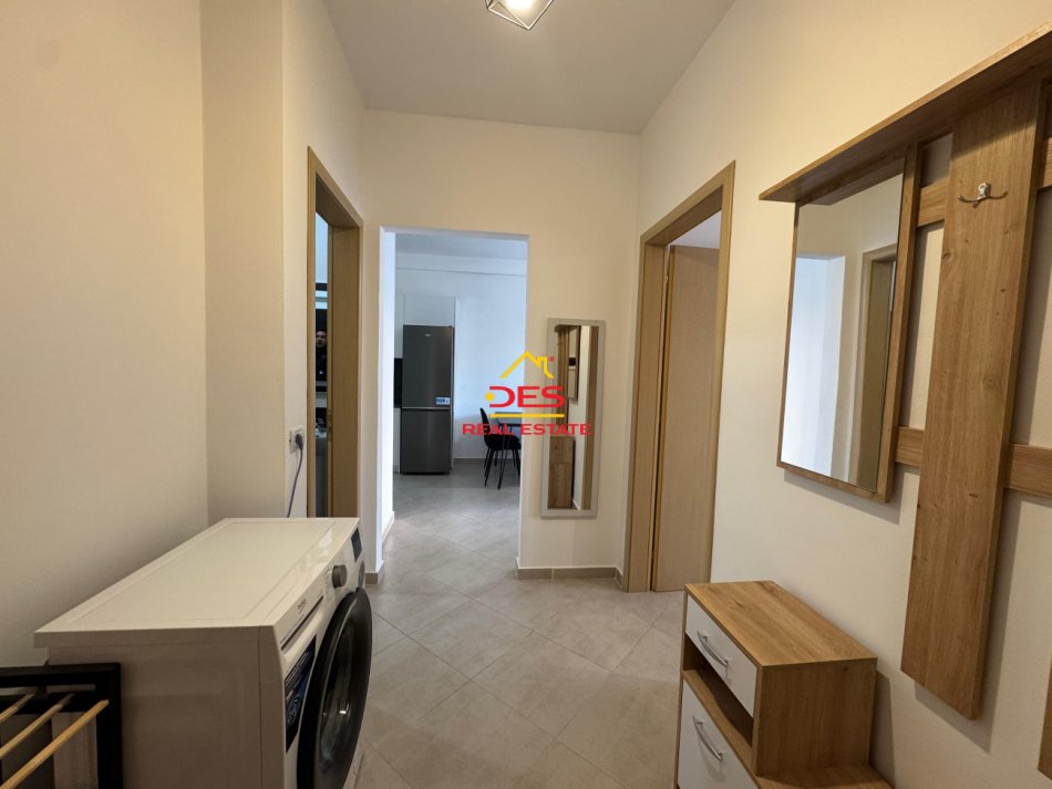 Vlore, jepet me qera apartament 1+1+Ballkon Kati 6, 70 m² 320 € (Rruga Sadik Zotaj)