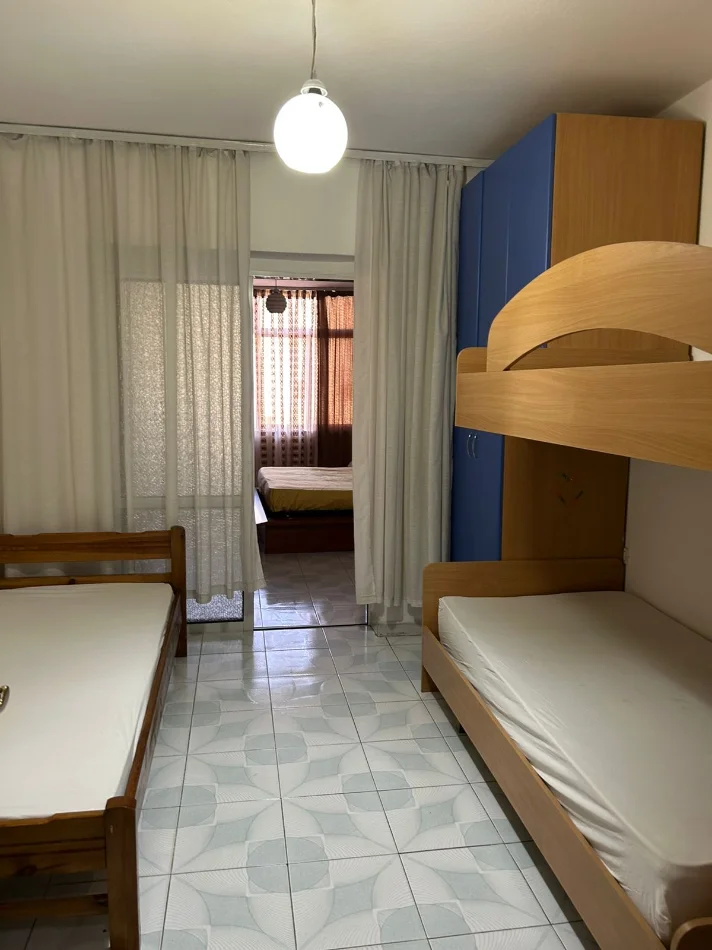 Tirane, jepet me qera apartament 2+1 Kati 5, 80 m² 600 € (Bulevardi Zogu I)