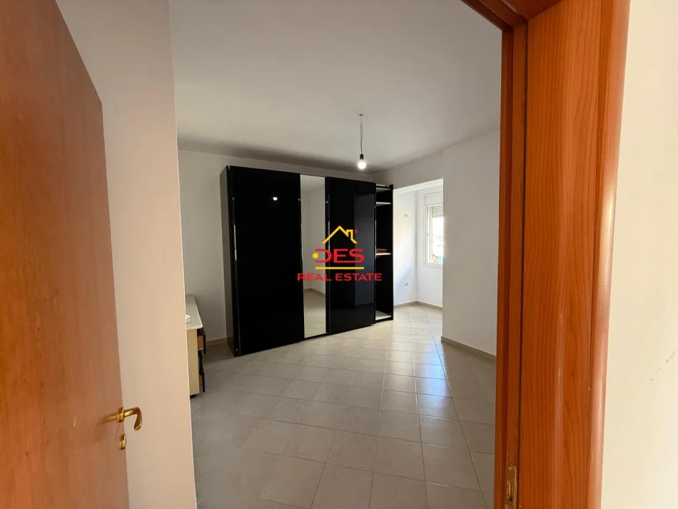 Vlore, shitet apartament 2+1+Ballkon Kati 3, 96 m² 110.000 € (Rruga gjergj Kastrioti)