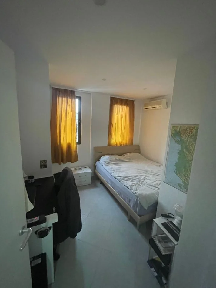 Tirane, jepet me qera apartament 2+1+Aneks+Ballkon Kati 3, 80 m² 500 € (Farmacia 10)